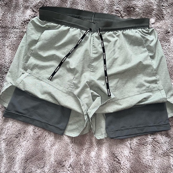 NIKE Shorts Size Small - Picture 1 of 4